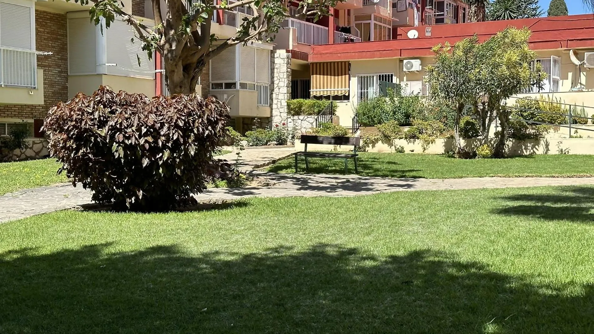 Apartment Estudio Iris Con Piscina A 800M De La Playa Arroyo De La Miel Spain